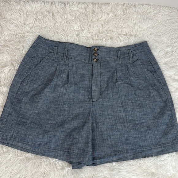 Reitmans Faux Denim Style Casual Shorts - Picture 2 of 9